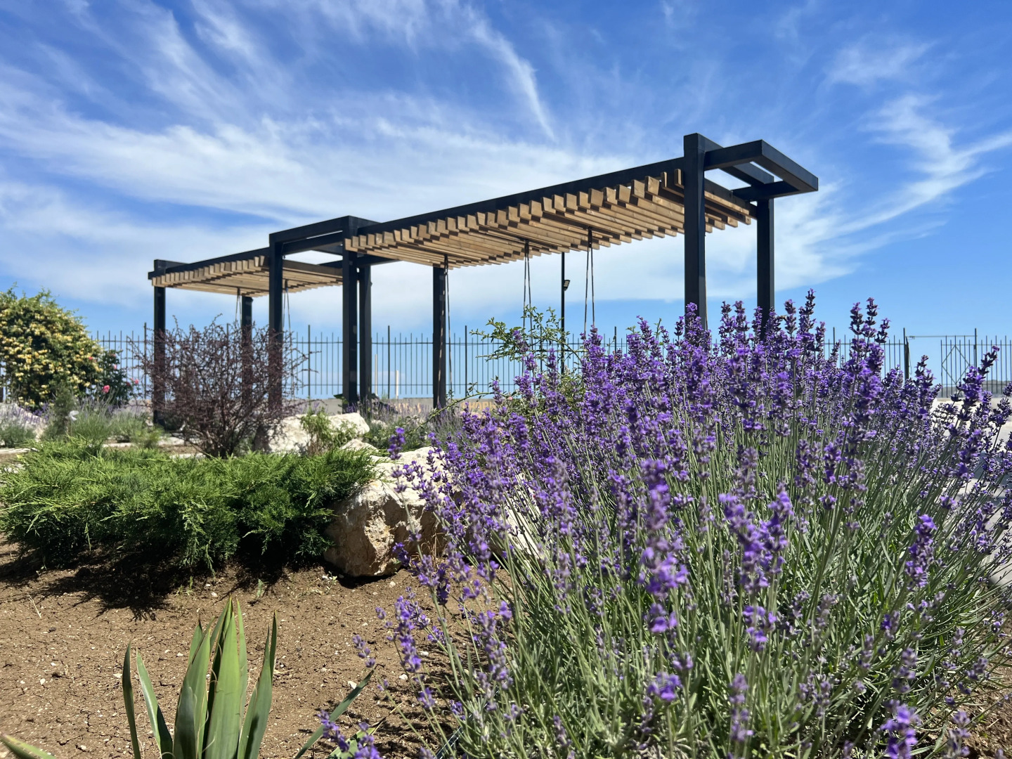 Просторные двухкомнатные апартаменты Loft-Apart