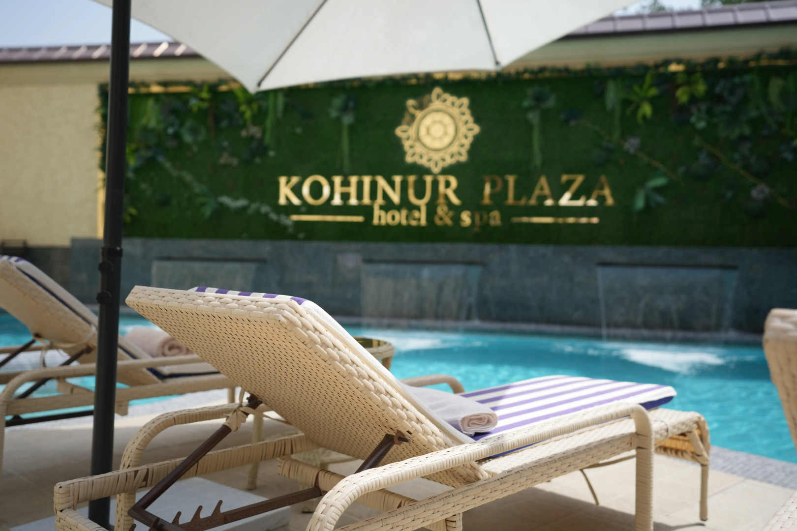 Отель Kohinur Plaza