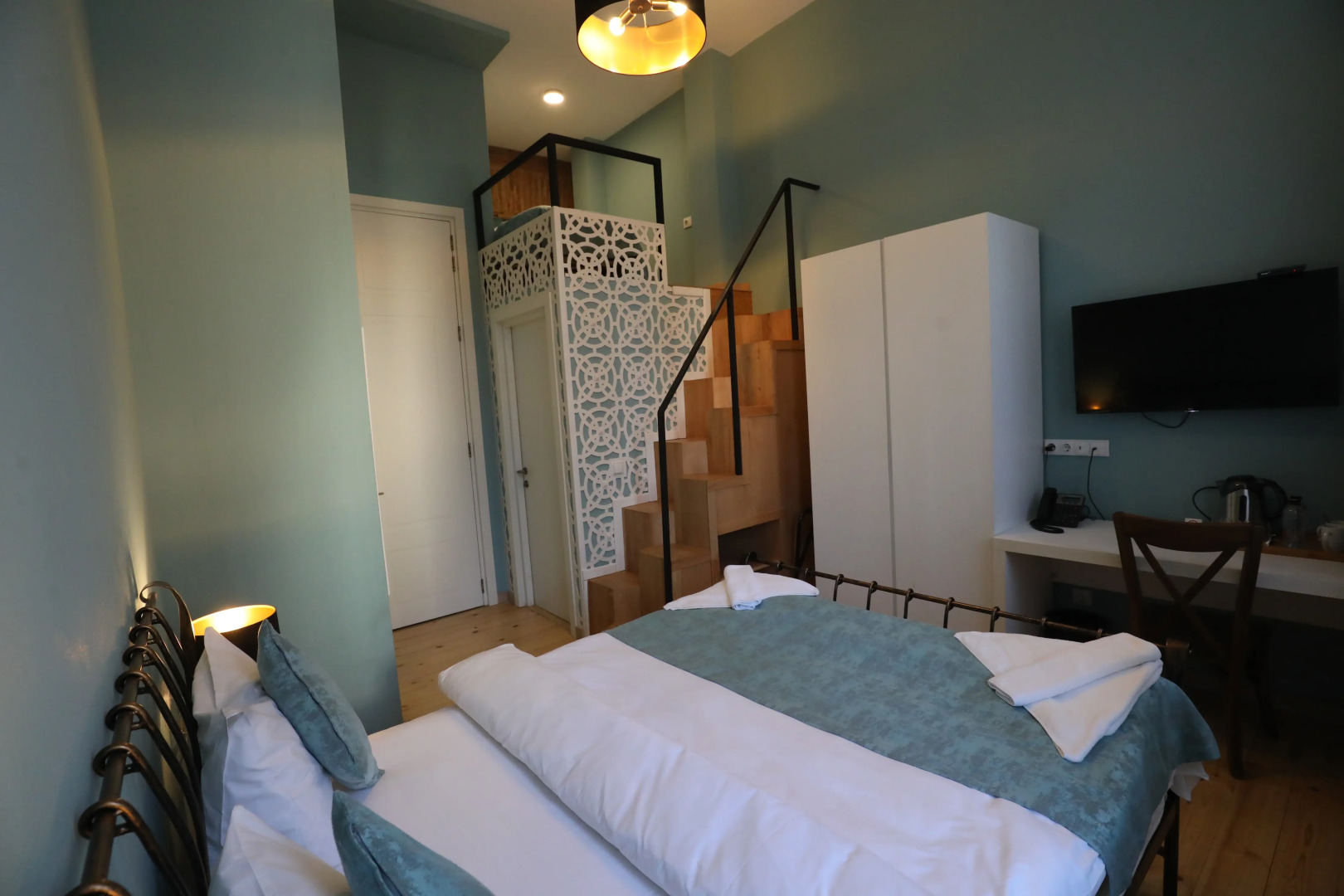 Отель История Тбилиси