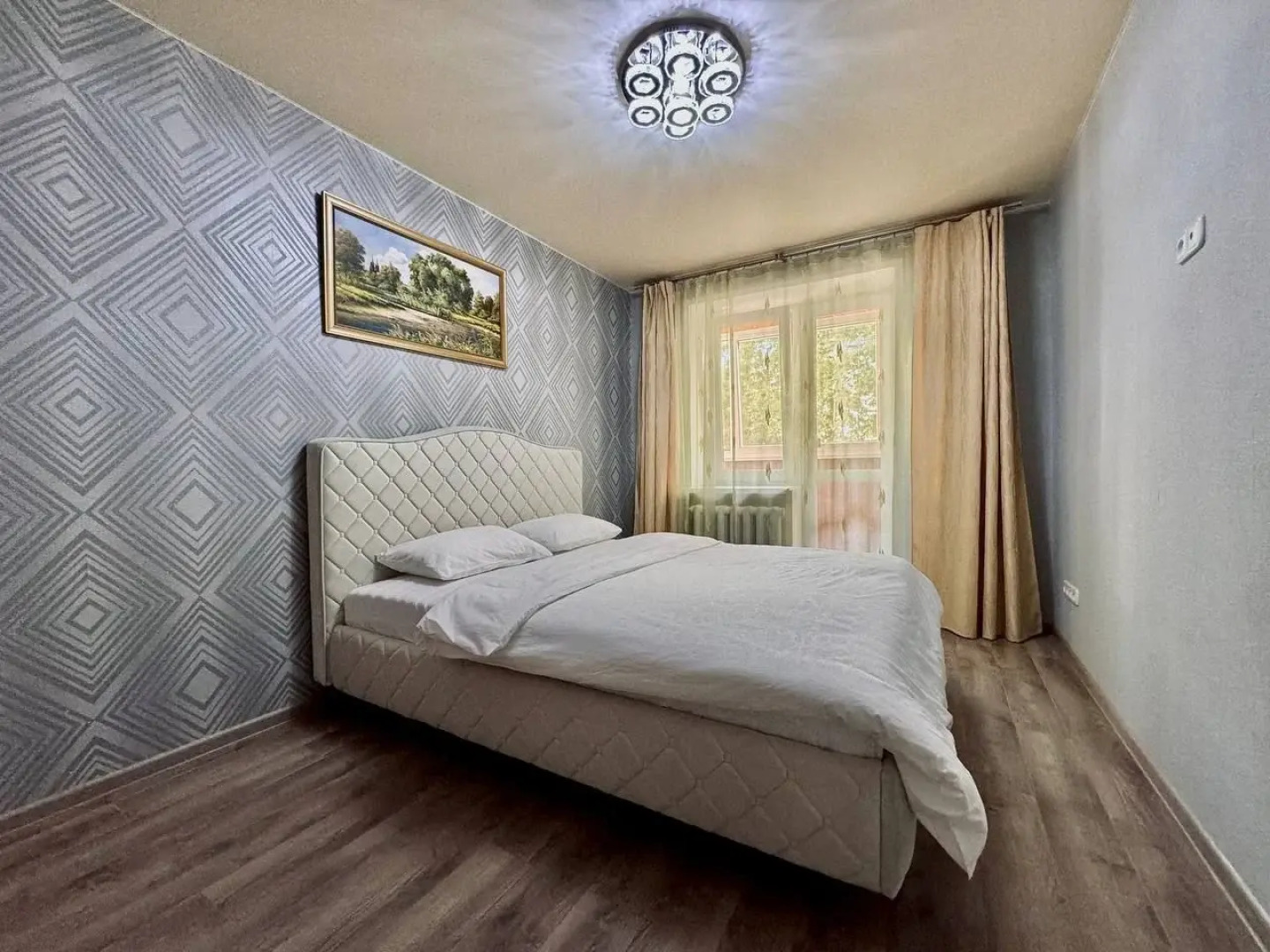 Апартаменты Шикарная трешка в самом центре Минска