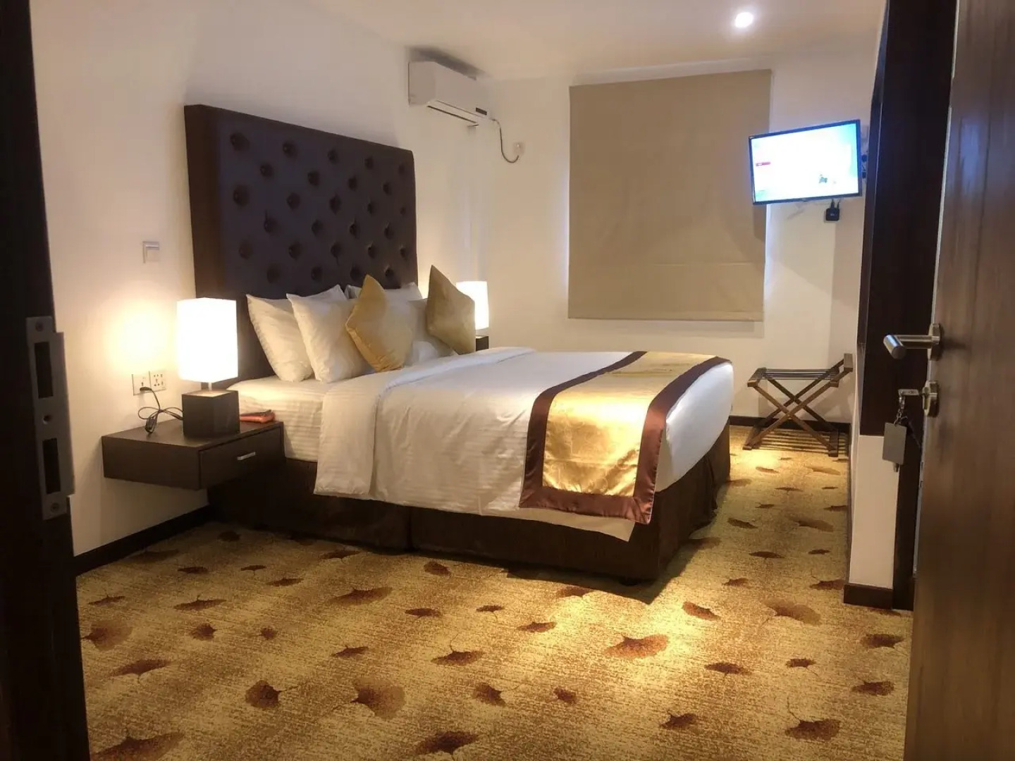 Отель City Colombo 02