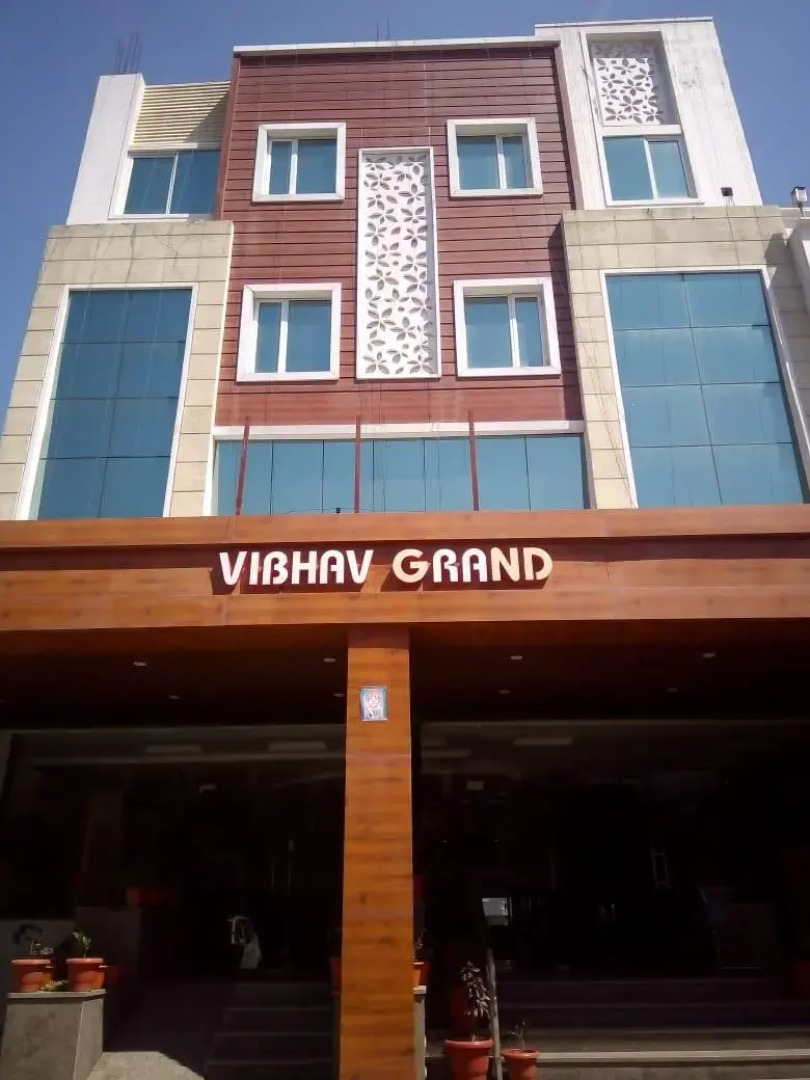 Отель Vibhav Grand
