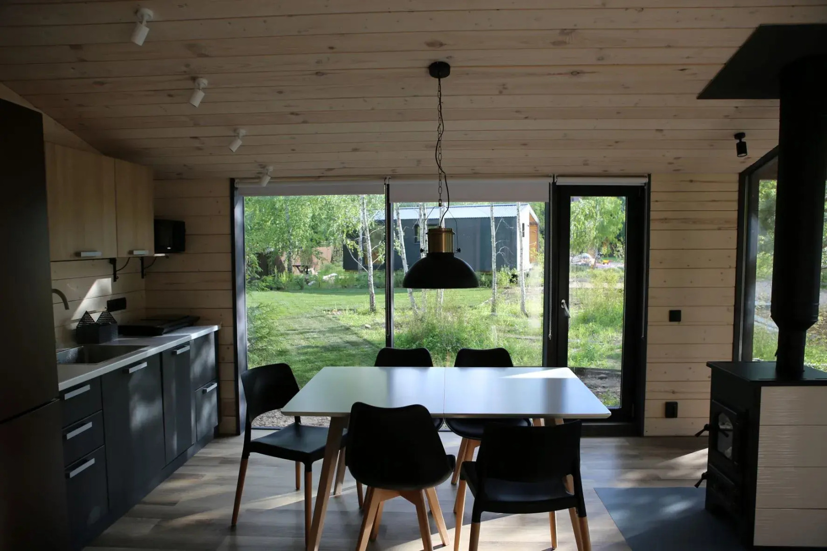 Частный дом Iris House