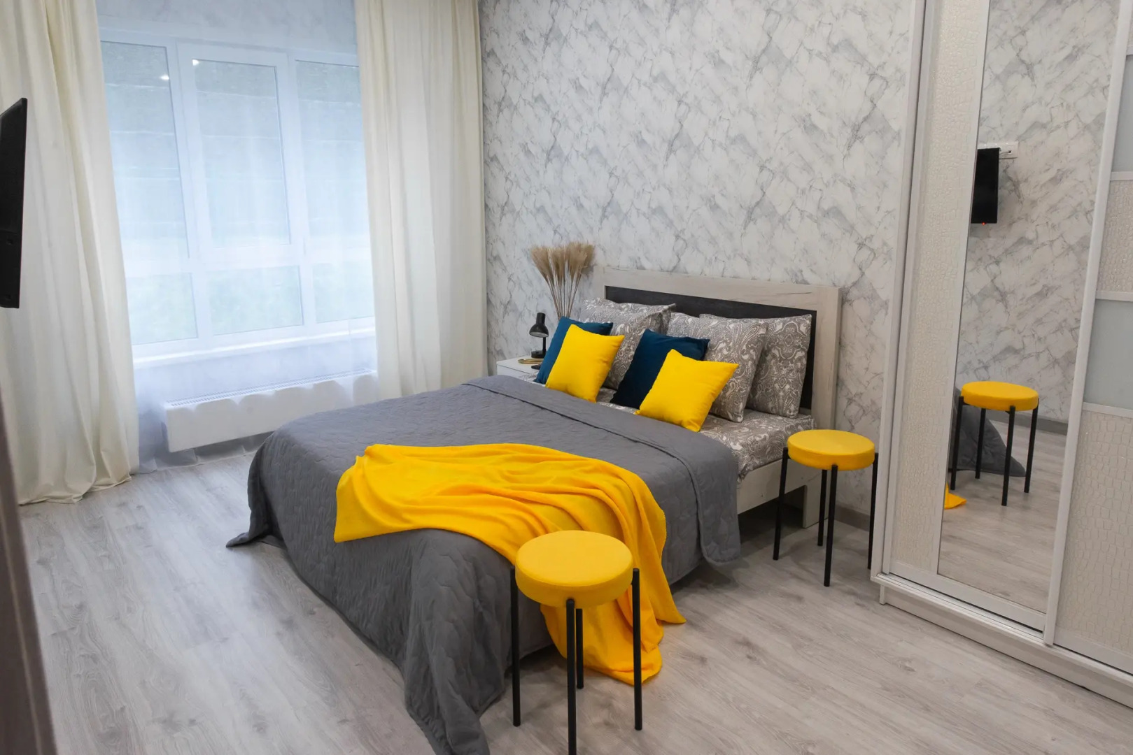 Апартаменты Unique Apart Канарейка напротив ЛДК и Кузбасс-Арены на 1-ой Заречной 9