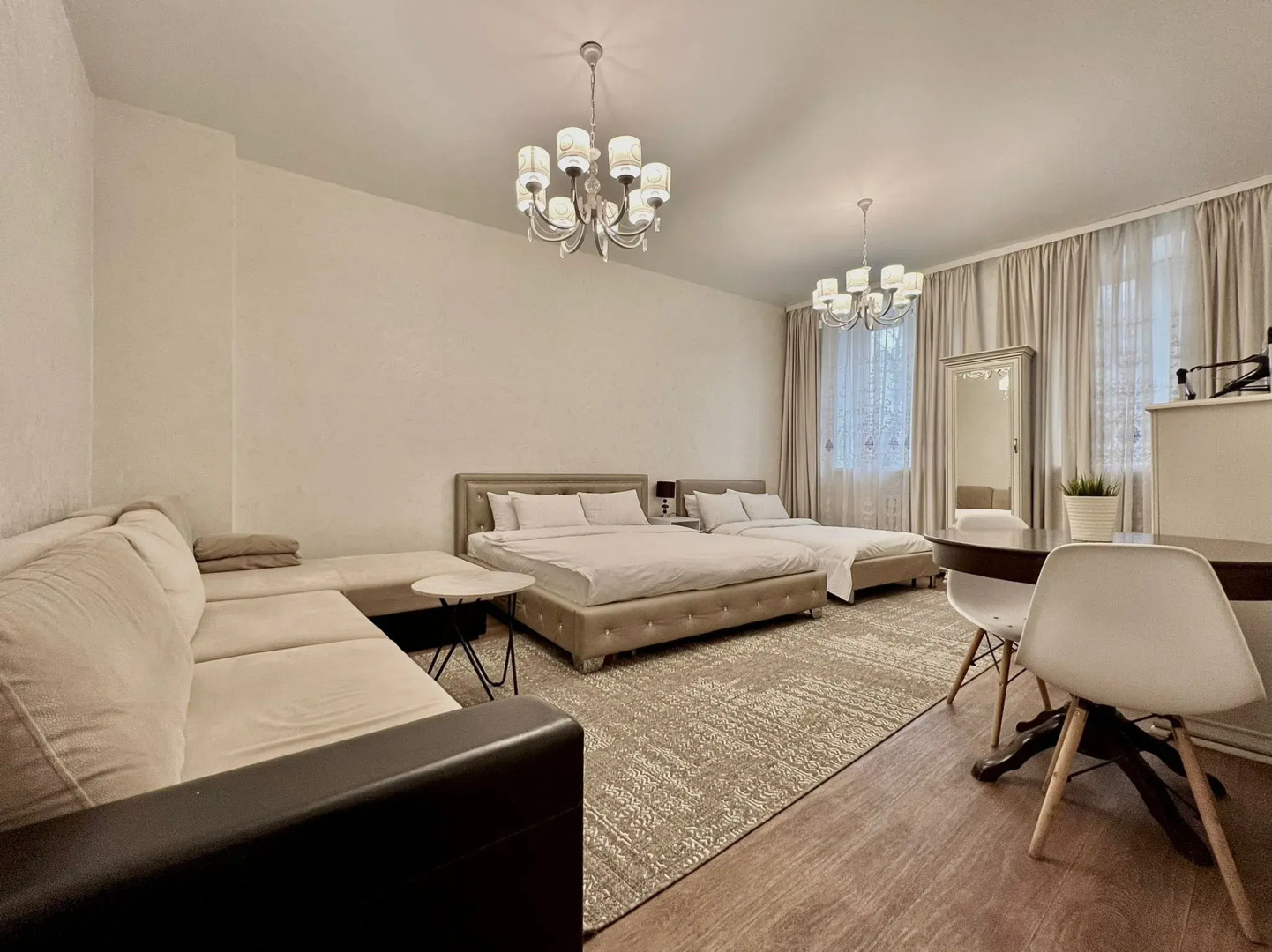 Апартаменты Карла Маркса 19