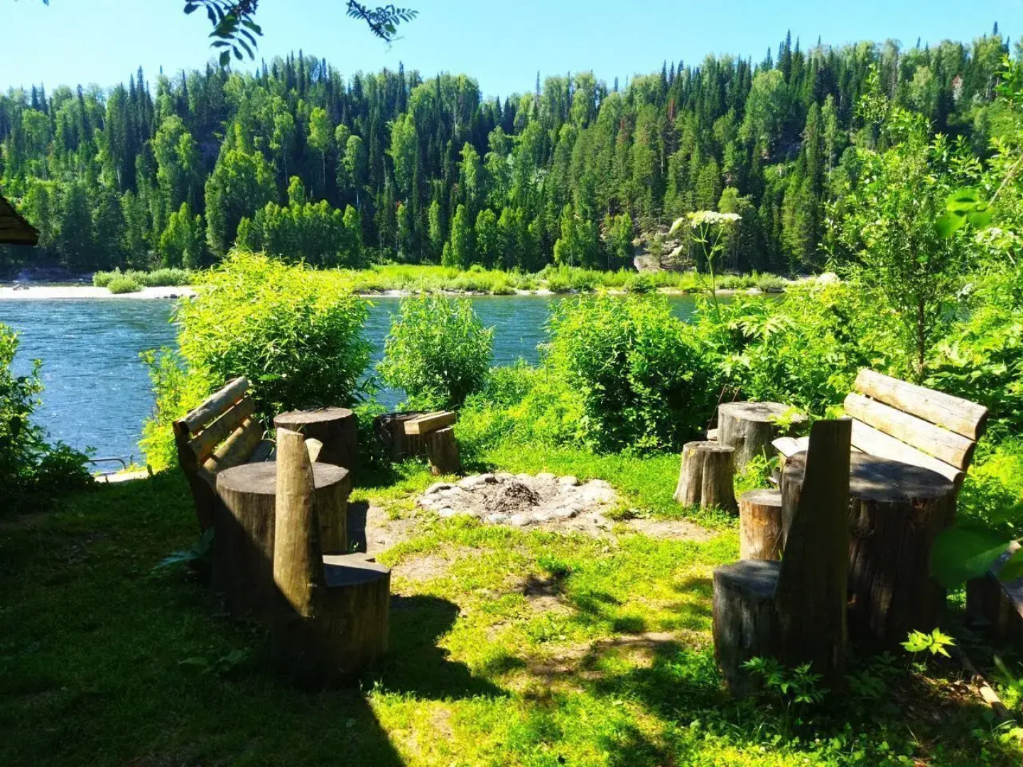 Частный дом усaдьба "Дом у рeки"