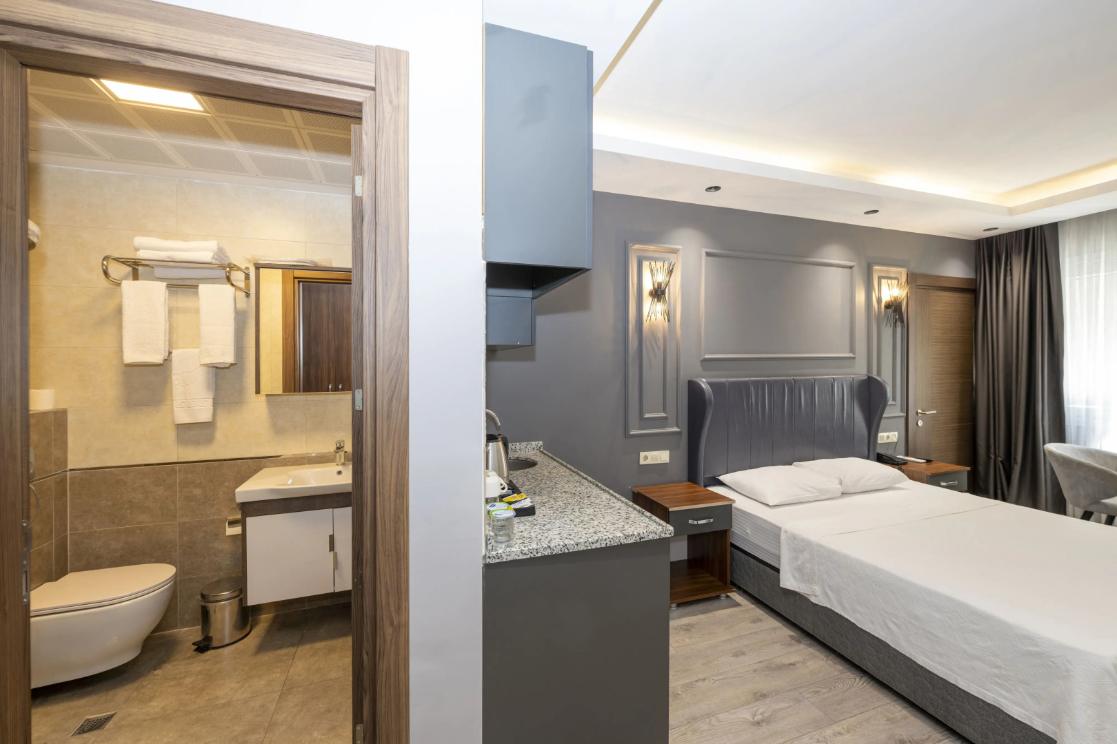 Отель Comfort Suites