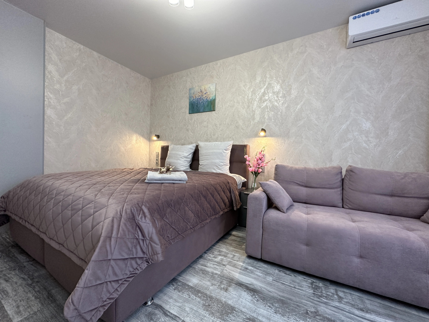 Апартаменты в цeнтрe Нижнего рядoм с Koлecoм oбoзpения и Канатной дорогой от Уют и Комфорт Нн