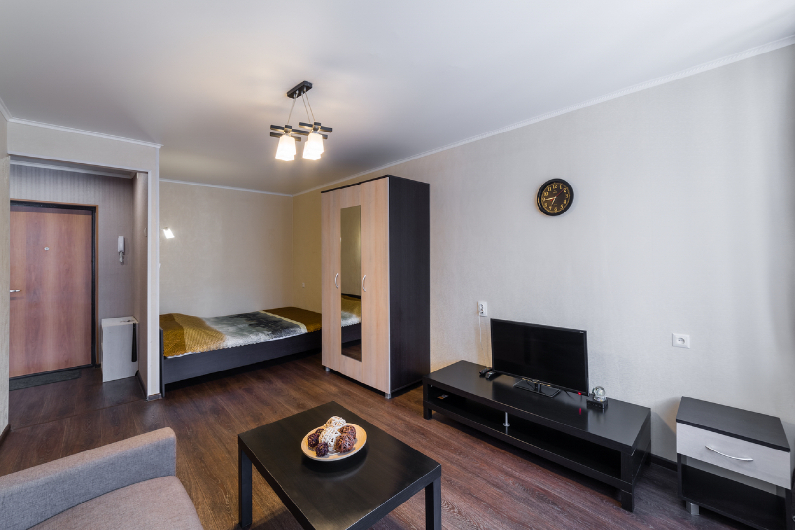 Апартаменты 2 Яр-сутки на Угличской 3