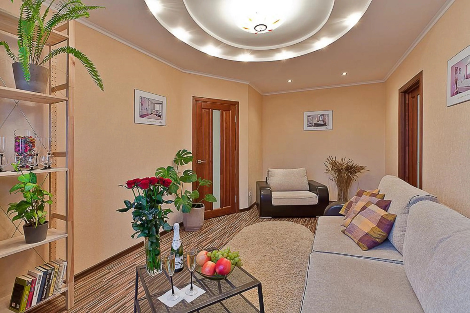 Апартаменты на Независимости 52