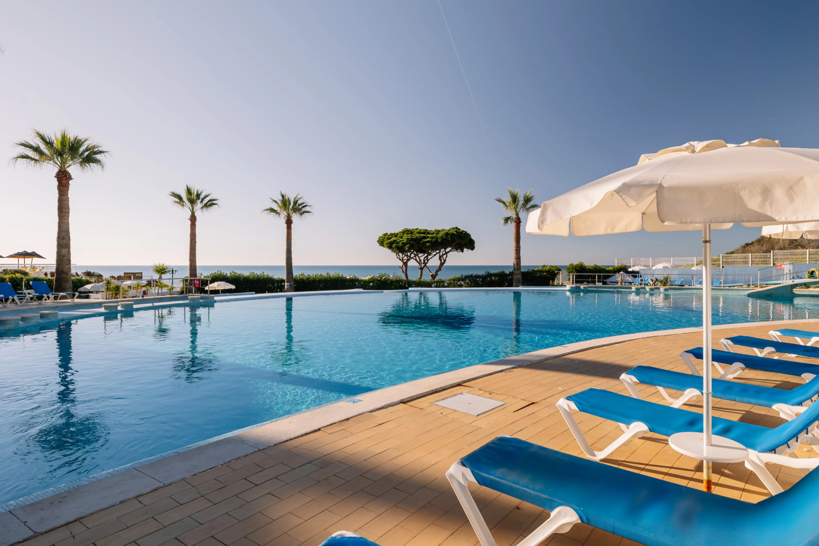 Апарт-Отель Grand Muthu Oura View Beach Club