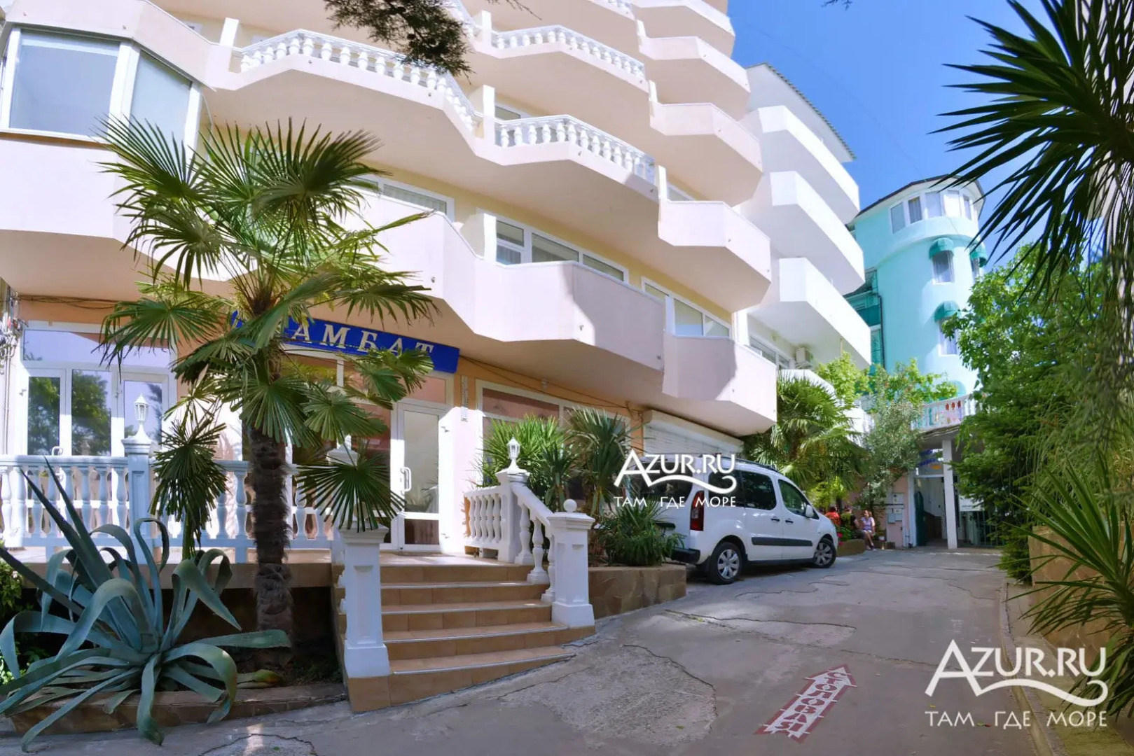 Отель Ламбат