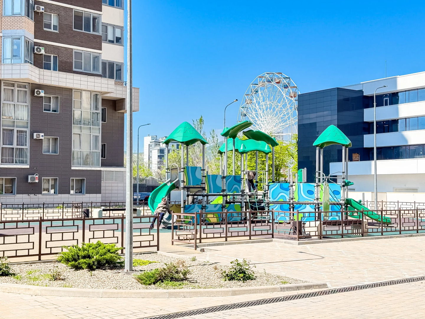 Квартира Уютная студия с потрясающим видом на море в центре