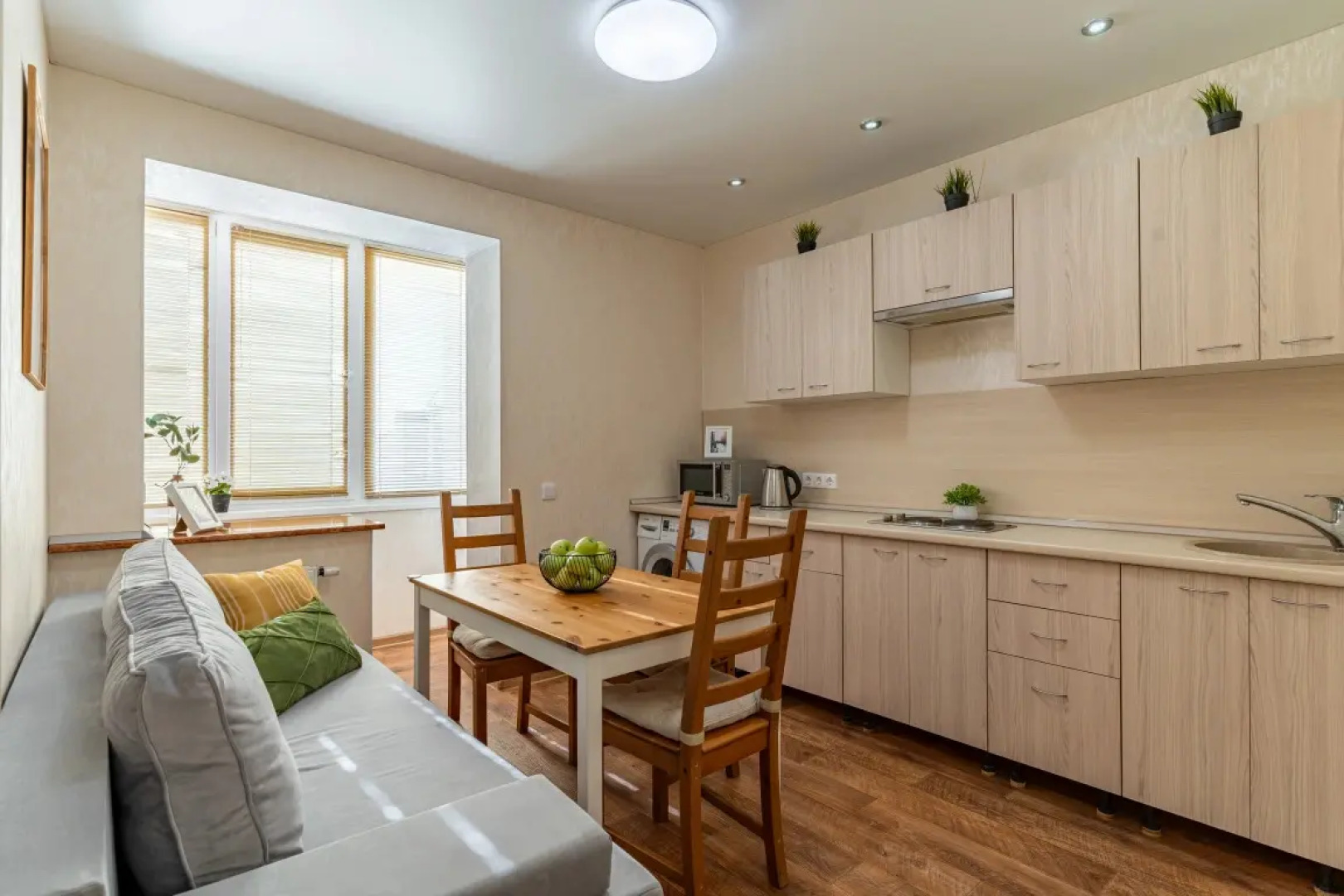 Квартира у парка Галицкого Апарт-Отелика на Героев Разведчиков