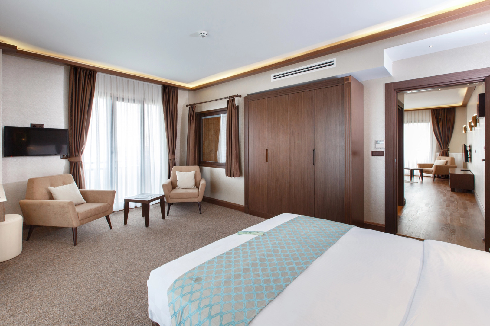 Курортный отель Sera Lake Resort