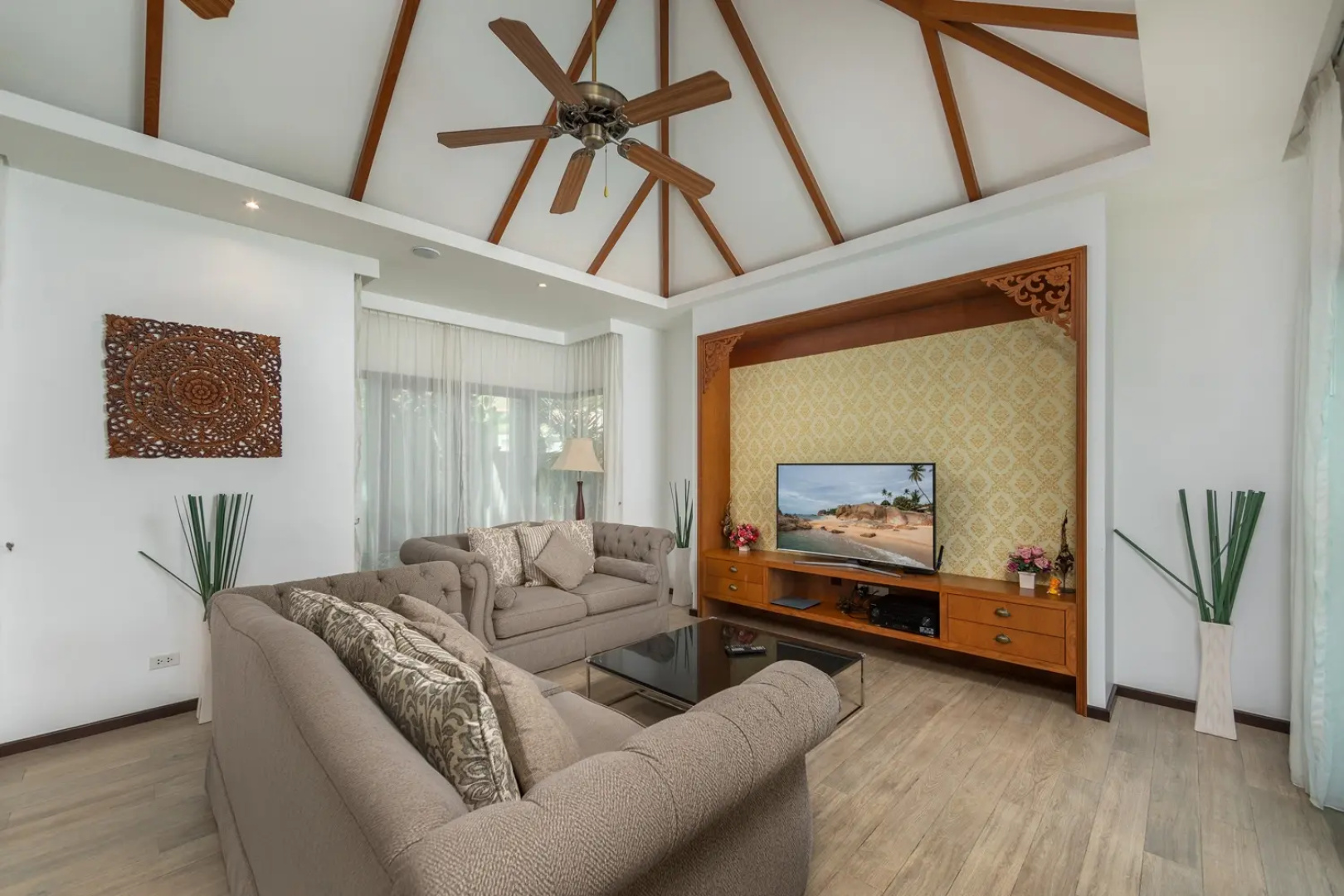 Вилла Nai Harn Pool Villa Bond