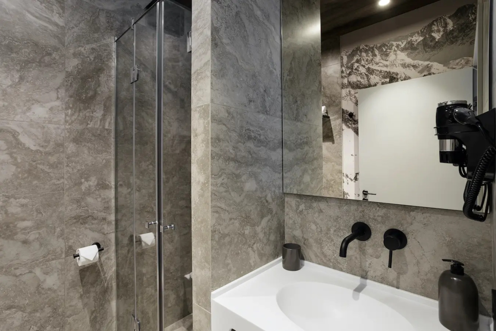 Отель Эльпида