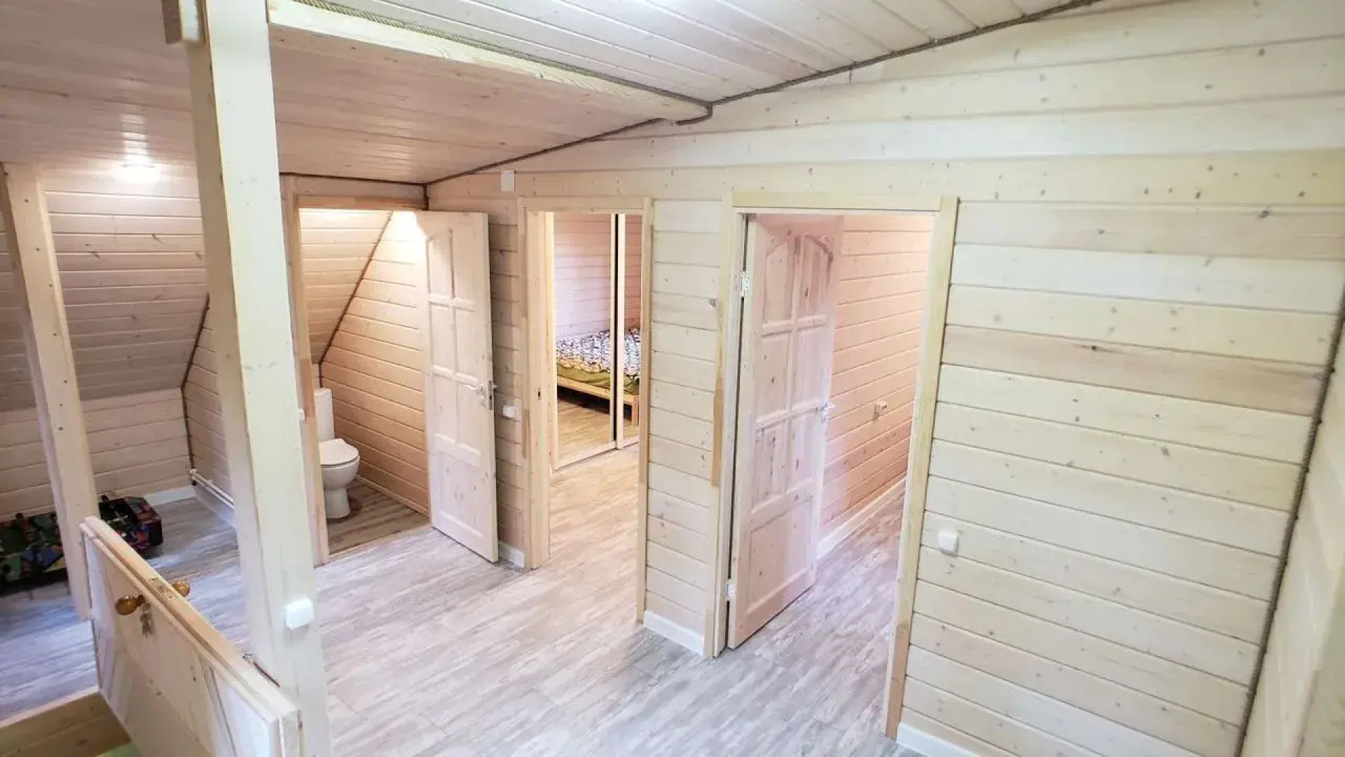 Частный дом Lux 130 кв.м в сосновом лесу на берегу озера в Рощино