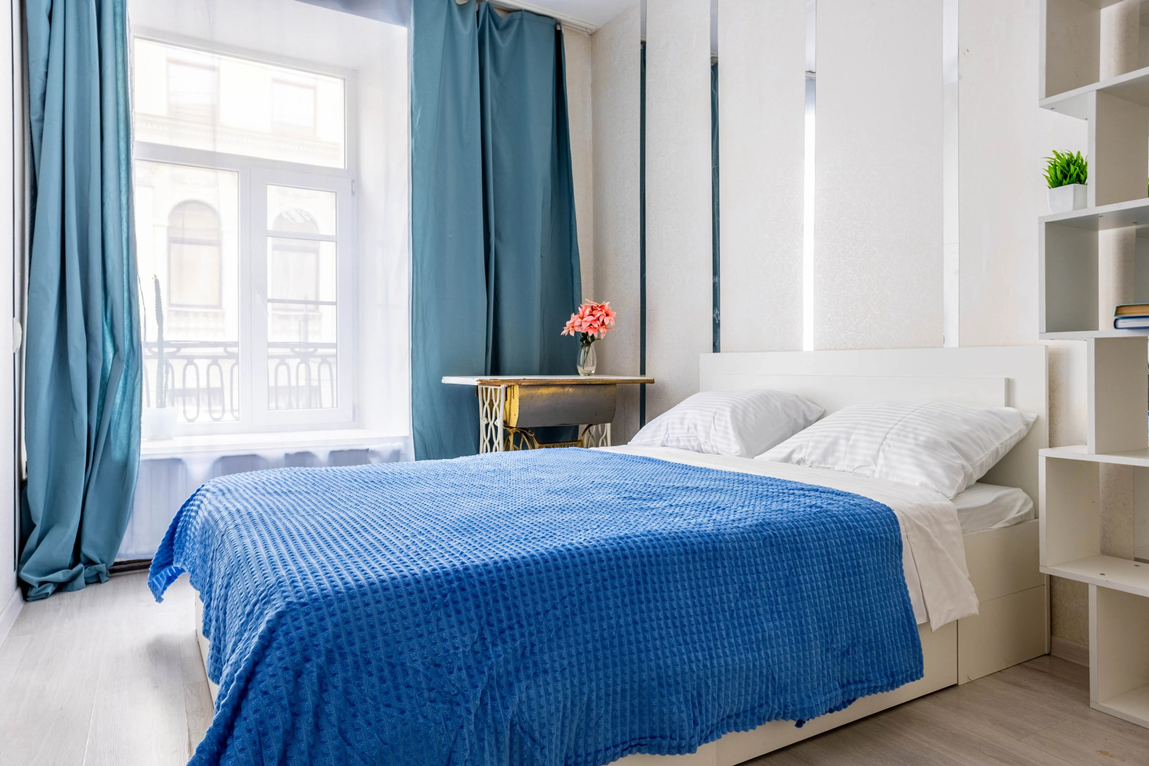 Апартаменты с Парковкой у Исаакиевской Площади