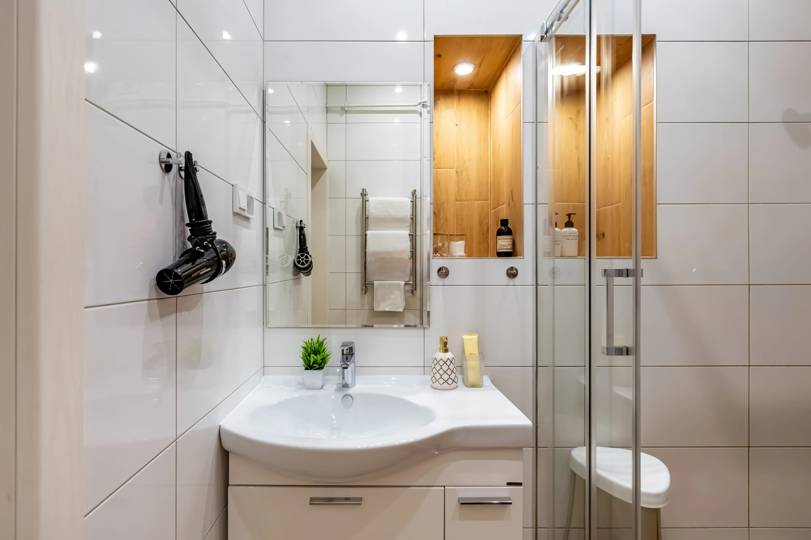 Апартаменты Sergeew Apartments 3-х комнатный Делюкс на Набережной Макарова