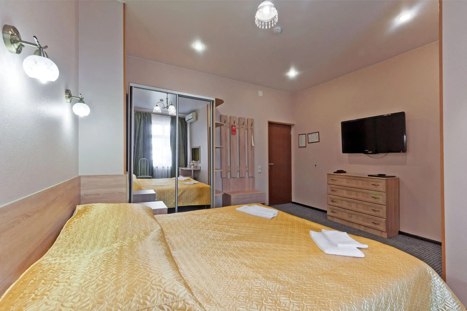 Отель Валерия