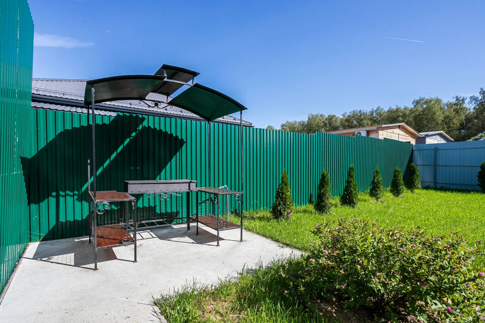 Частный дом с русской баней и банным чаном