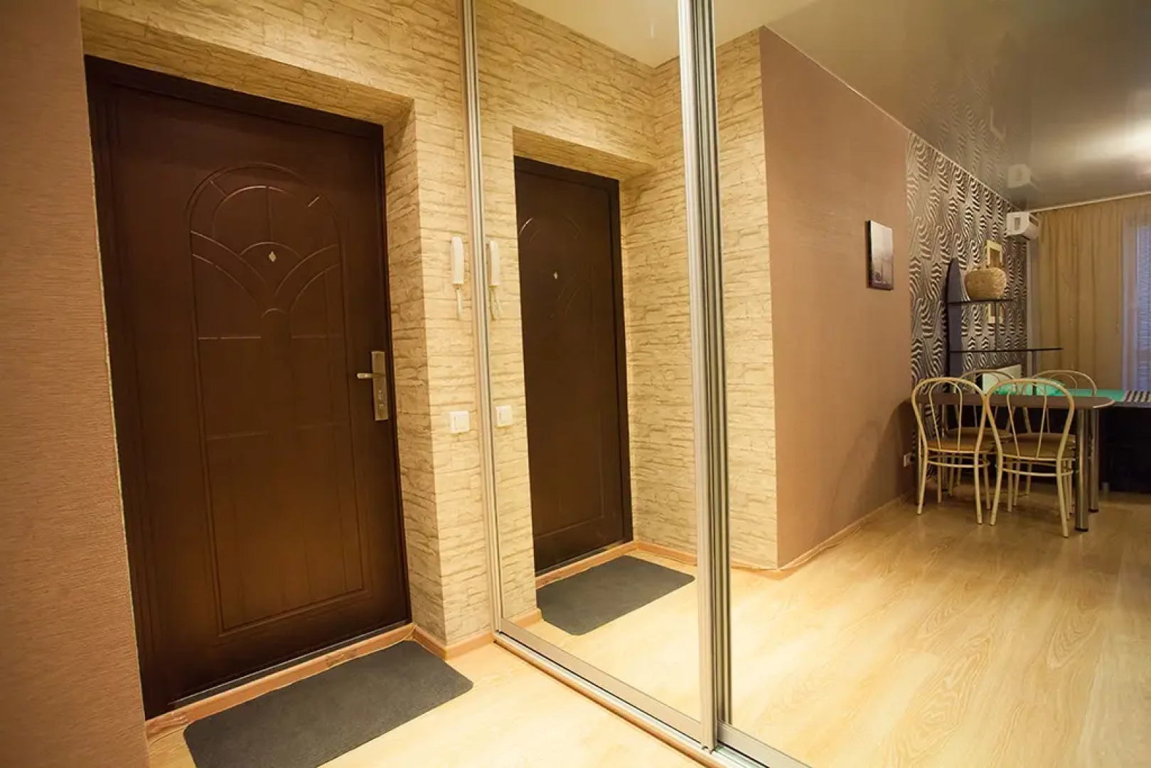 Апартаменты Люкс в центре на Масленникова 72