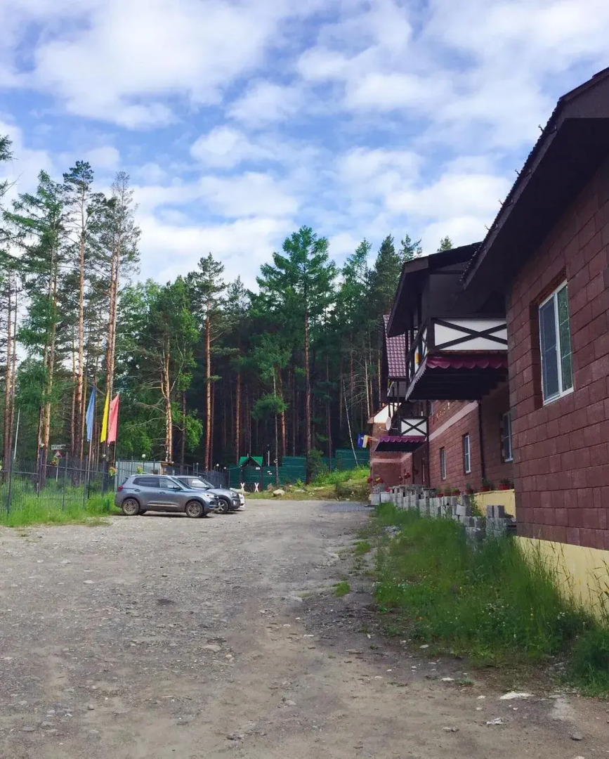 Отель Корона