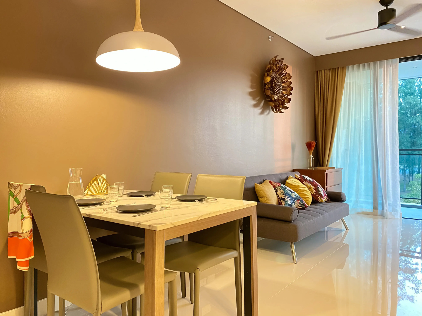 Апартаменты 2 спальни с видом на озеро в шаге от моря