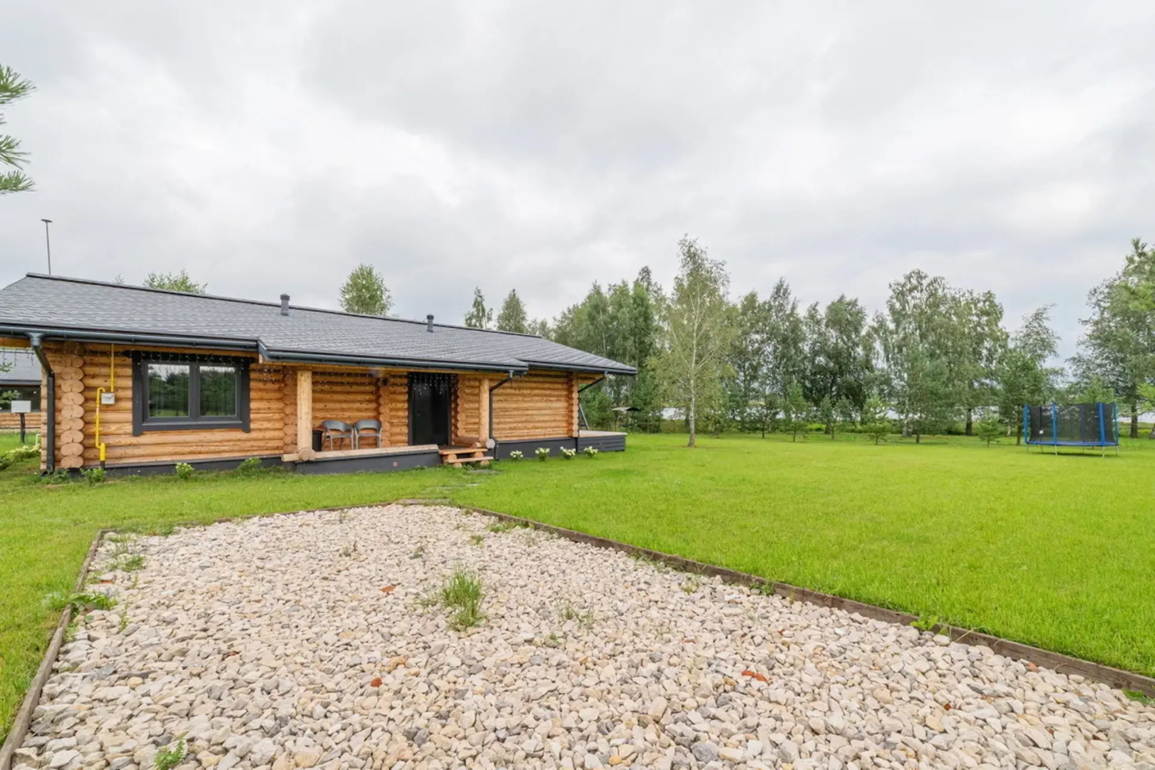 Частный дом в поселке Разливы-1, 8Б