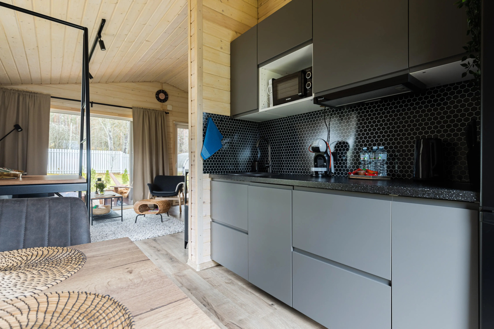 Частный дом у леса