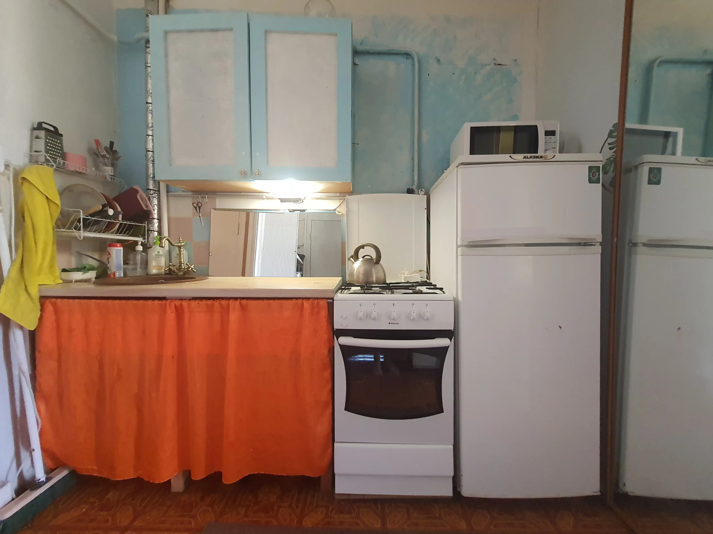 Бунгало Необустроенная Комната Творческого Человека в Трехкомнатной обычной квартир