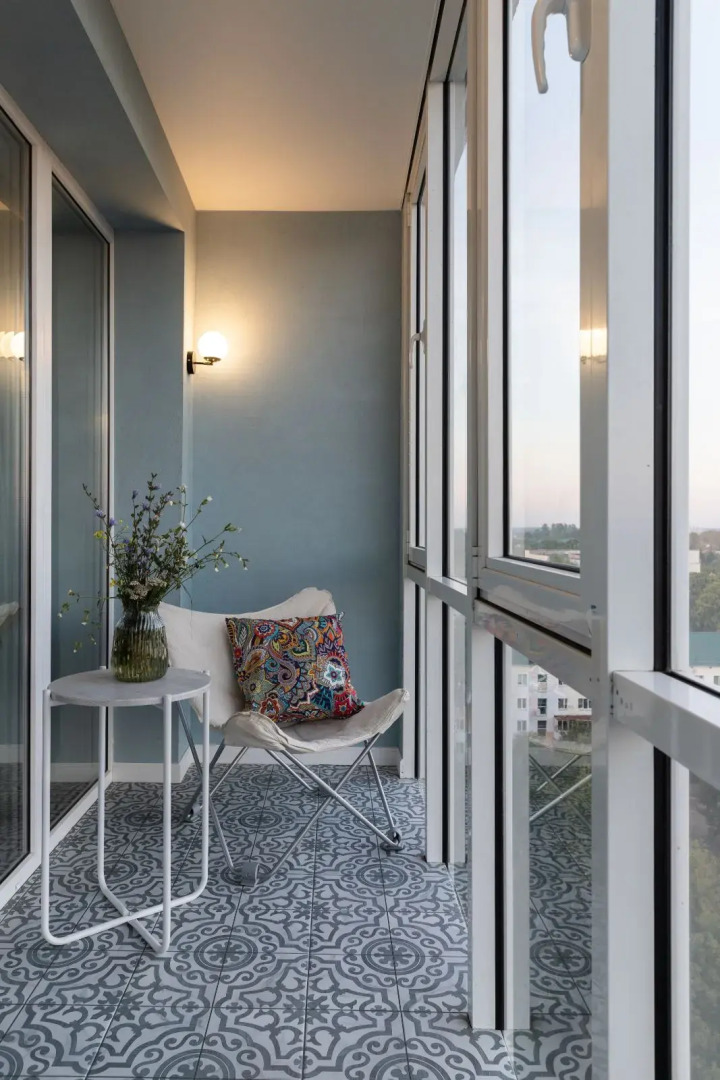 Апартаменты с Видом на Реку в Историческом Месте Города