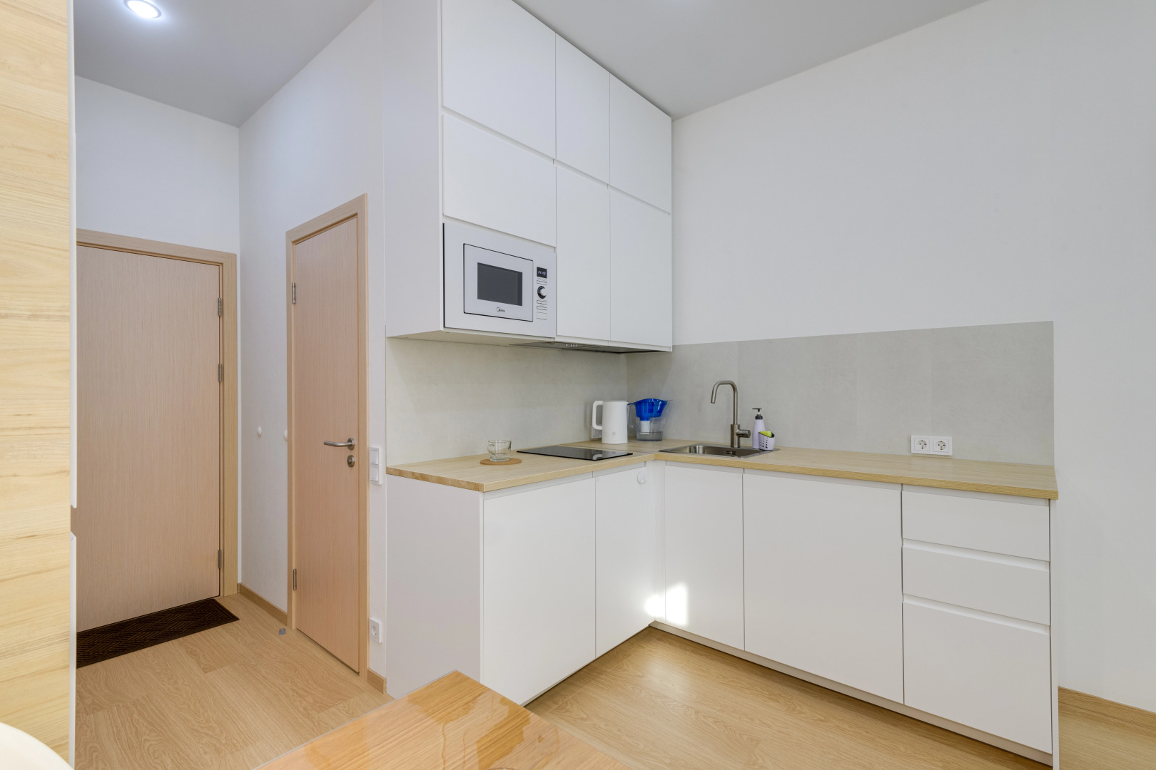 Студия в небоскребе, центр Москвы