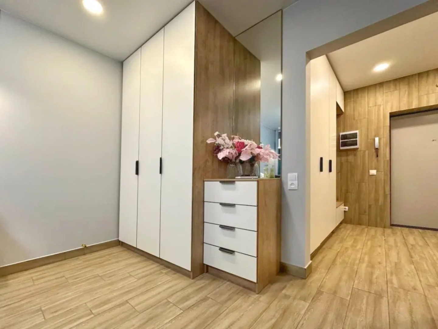 Апартаменты Комфортная возле МВДЦ Сибирь 1