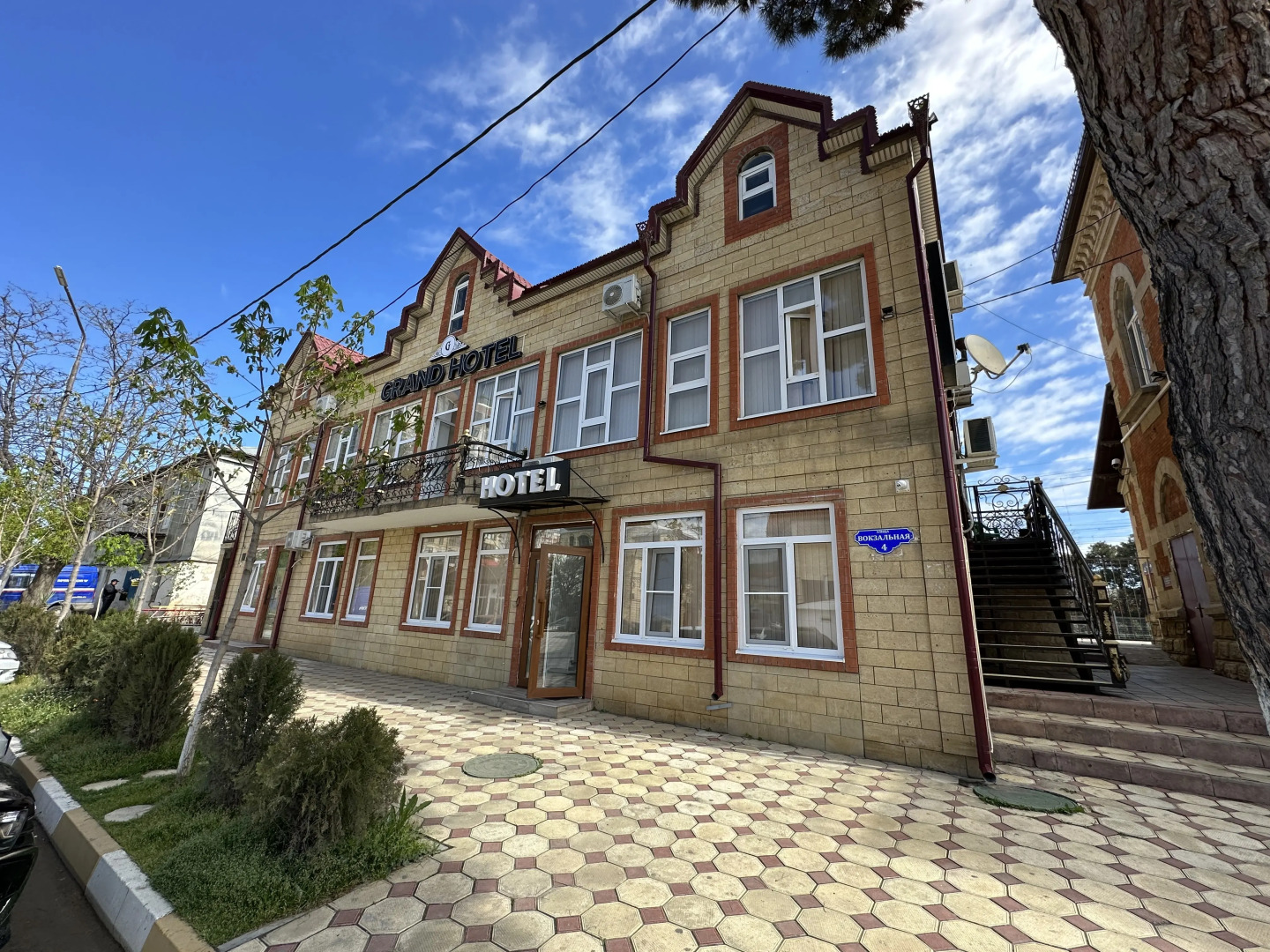 Отель Grand hotel