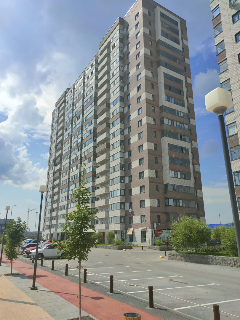 Квартира у ТЦ Кристалл Менделеева 2к2