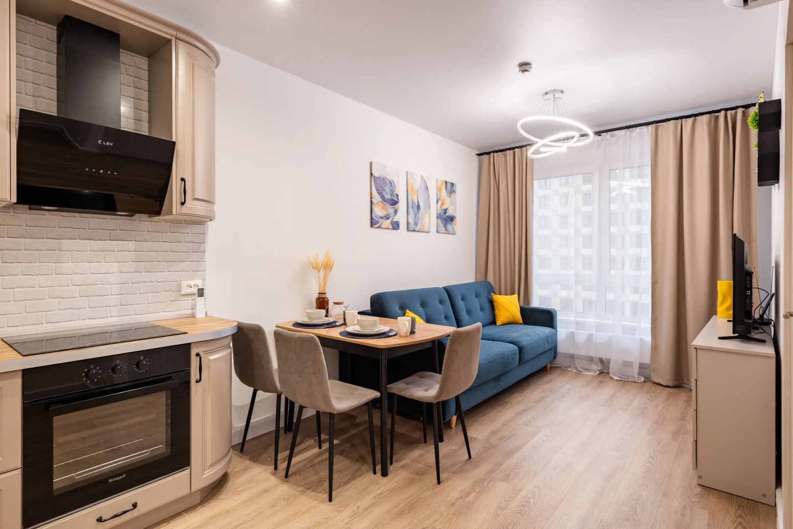 Квартира Наглый Диван