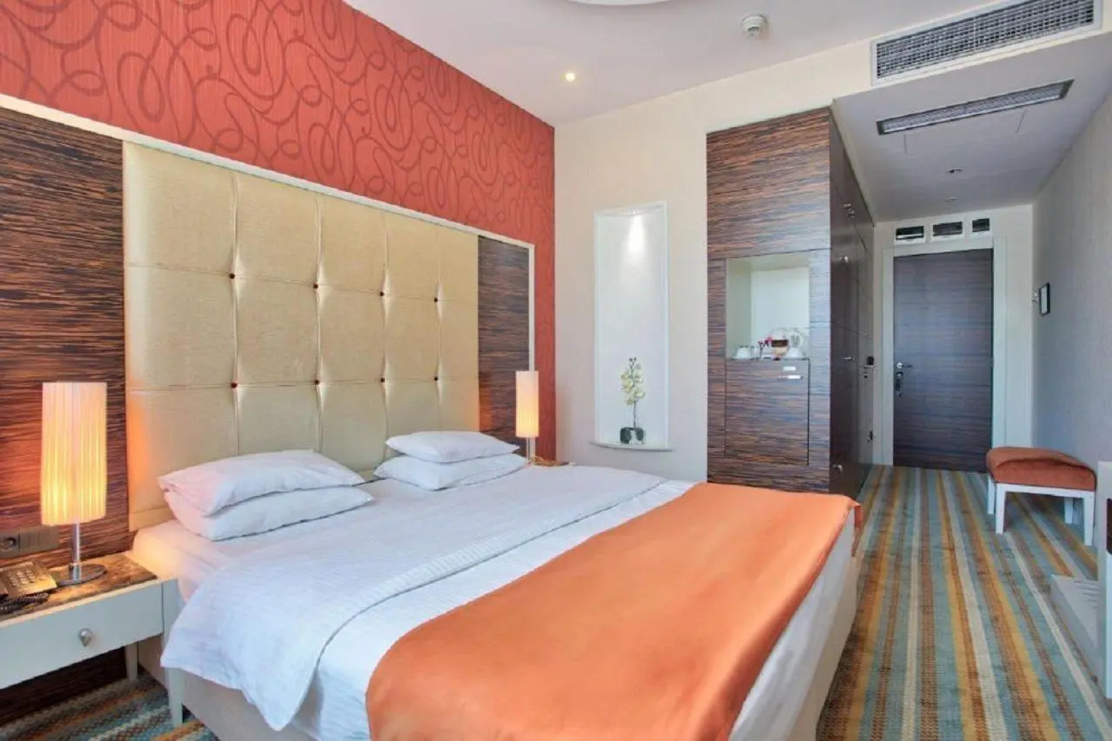 Отель Crystal Hotel Belgrade