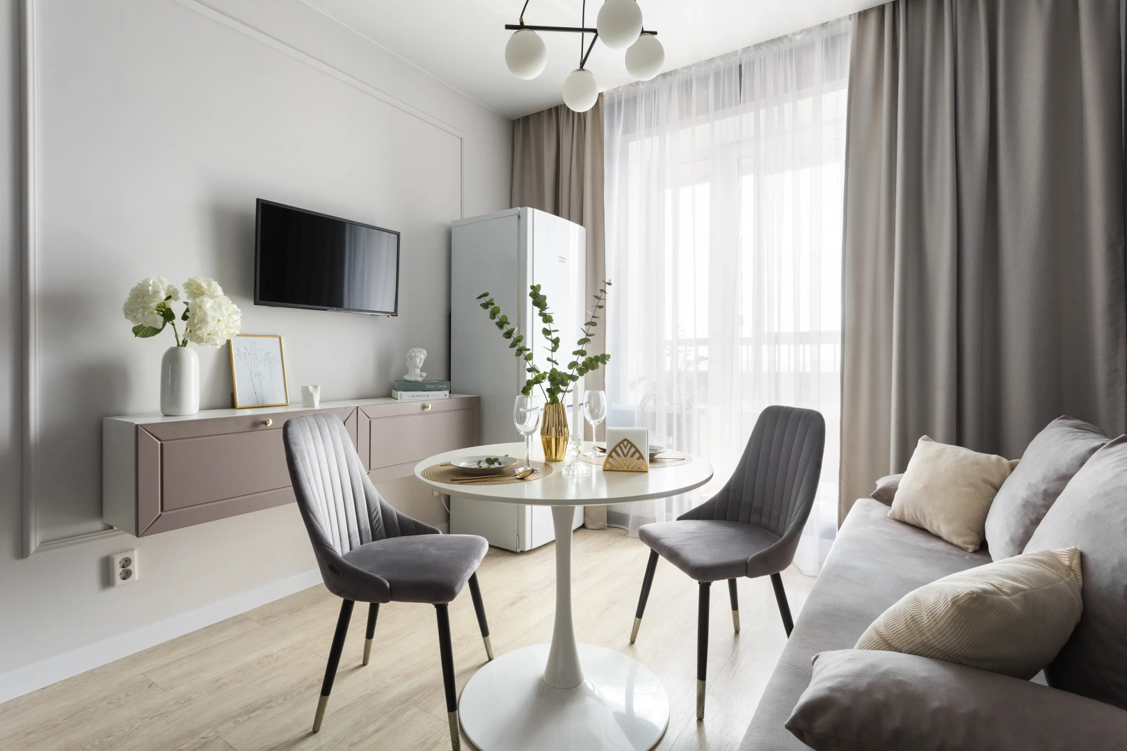 Апартаменты Hugge Place на Немировича Объект 172