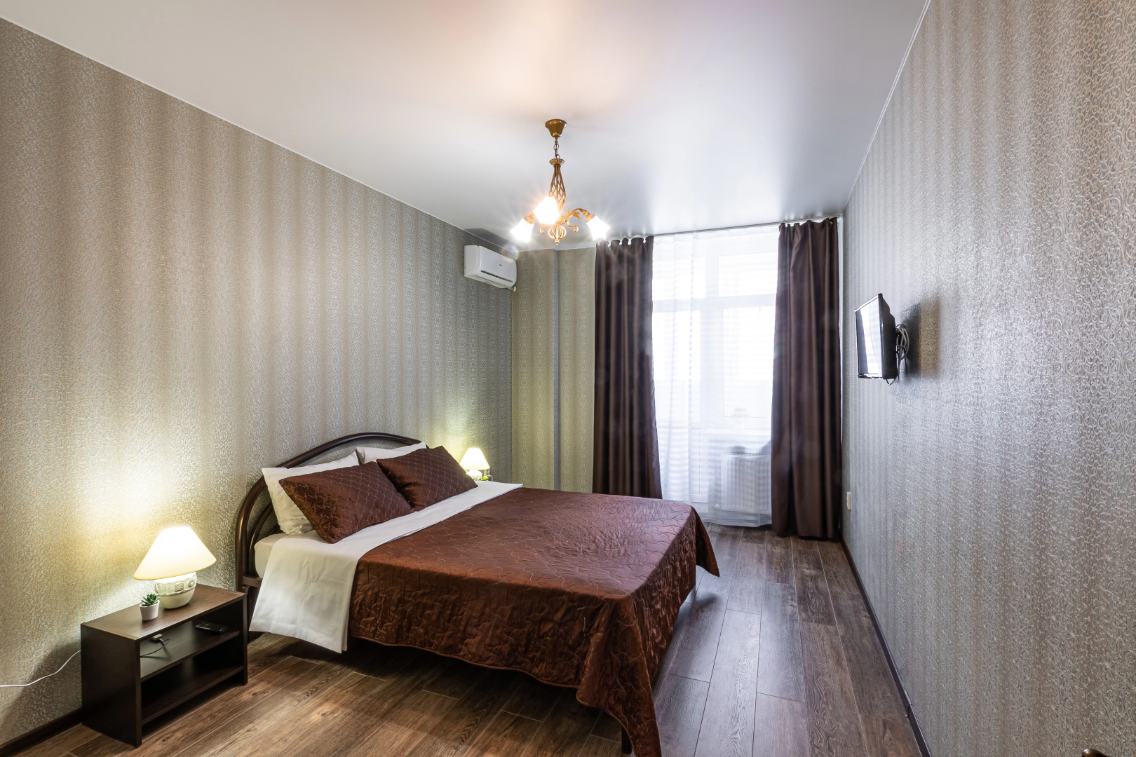 Квартира евро трешка у парка Галицкого Апарт-Отелика на Героя Сарабеева