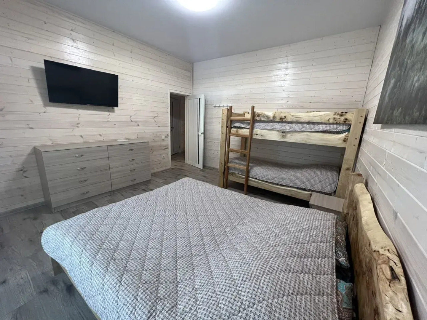 Частный дом с баней и бассейном