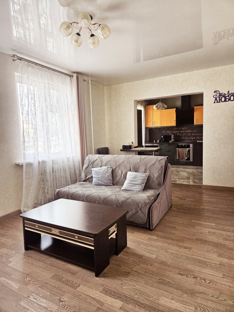 Квартира Комфортная еродвушка на Емельянова 35а