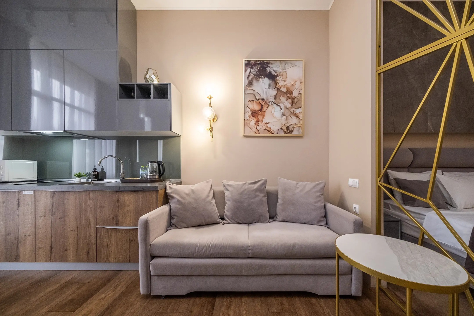 Апартаменты Миррор