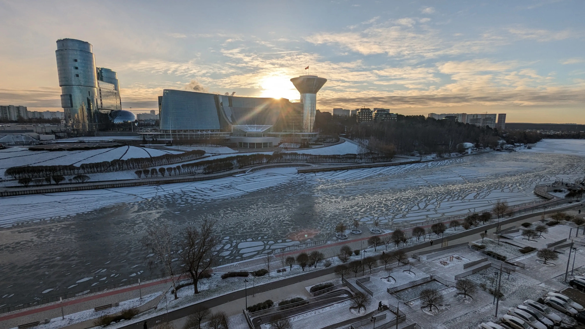 Апартаменты Студия с камином, деревом и видом на реку