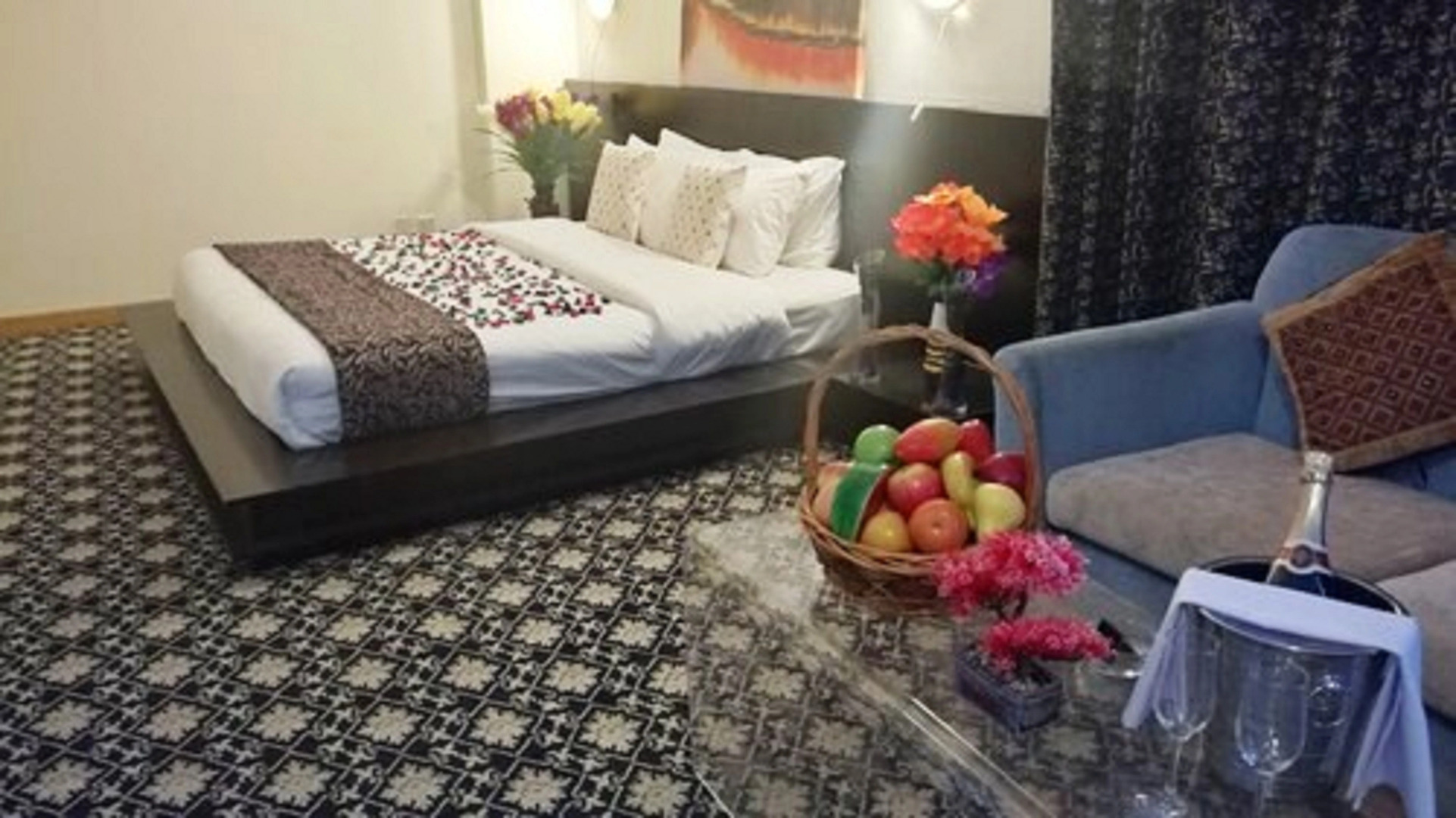 Отель Phoenicia Tower Hotel&Spa