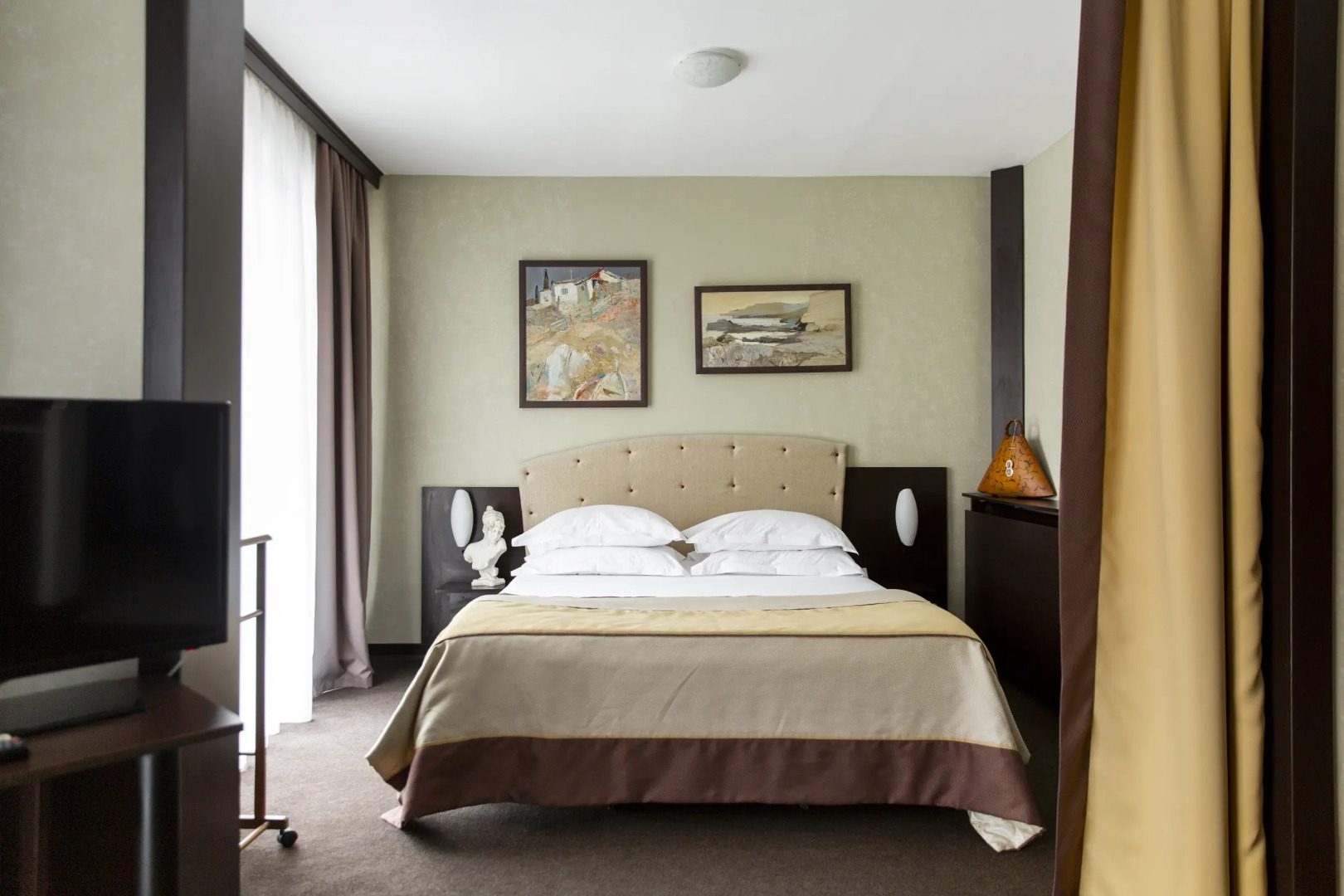 Арт-Отель Украина