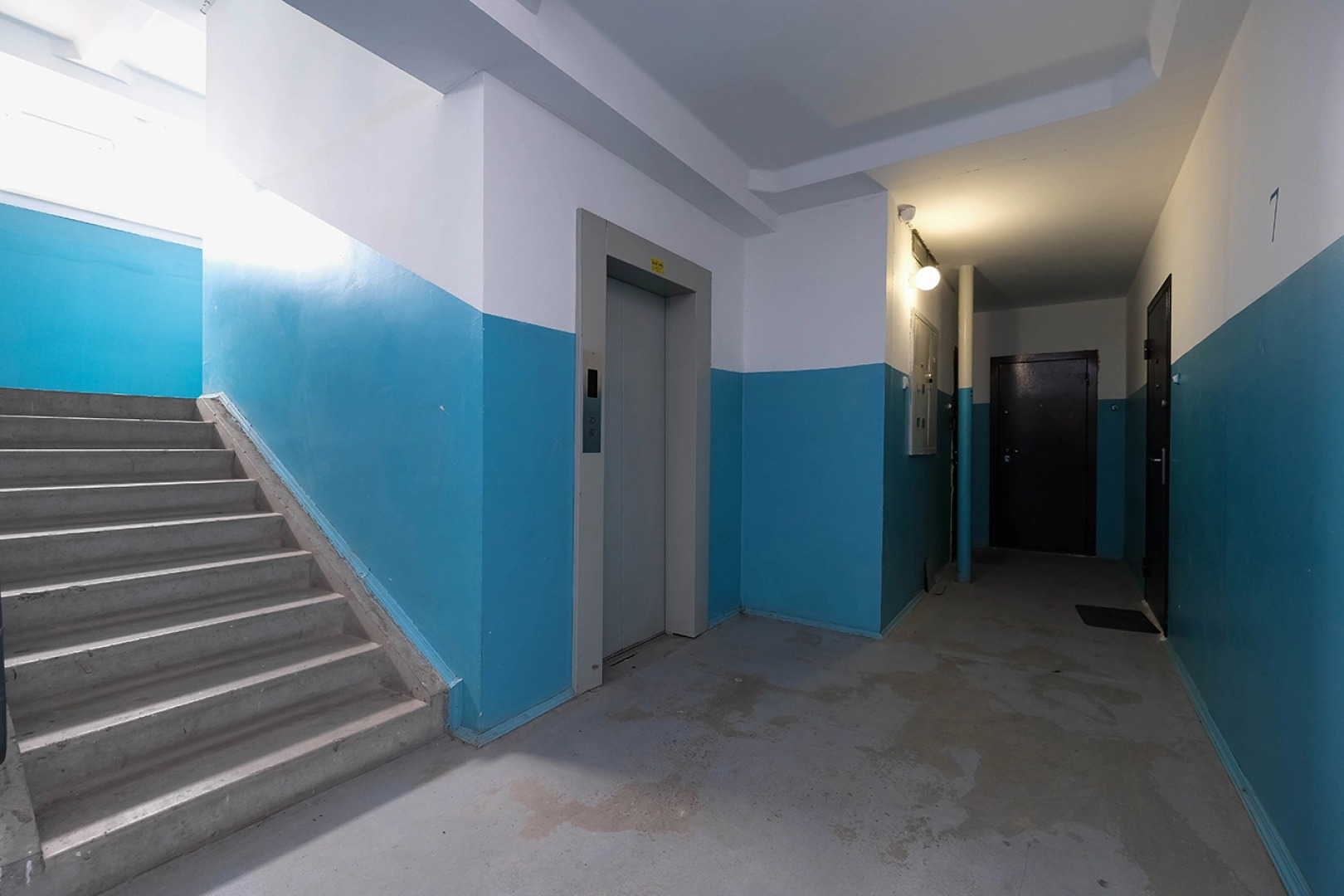 Квартира рядом с Мнтк им. Федорова и Ск Заря