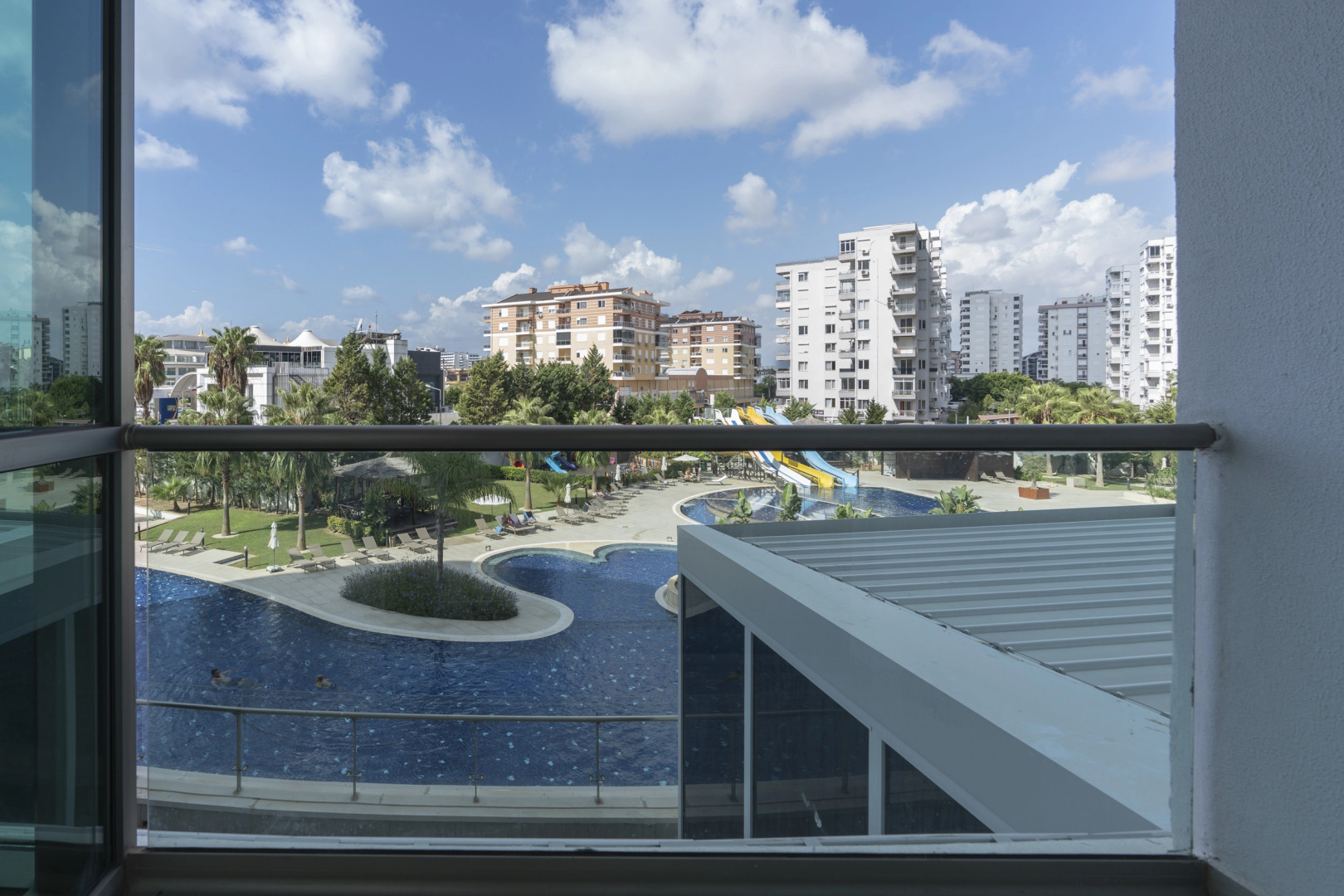 Апартаменты Maxi Sirius Town