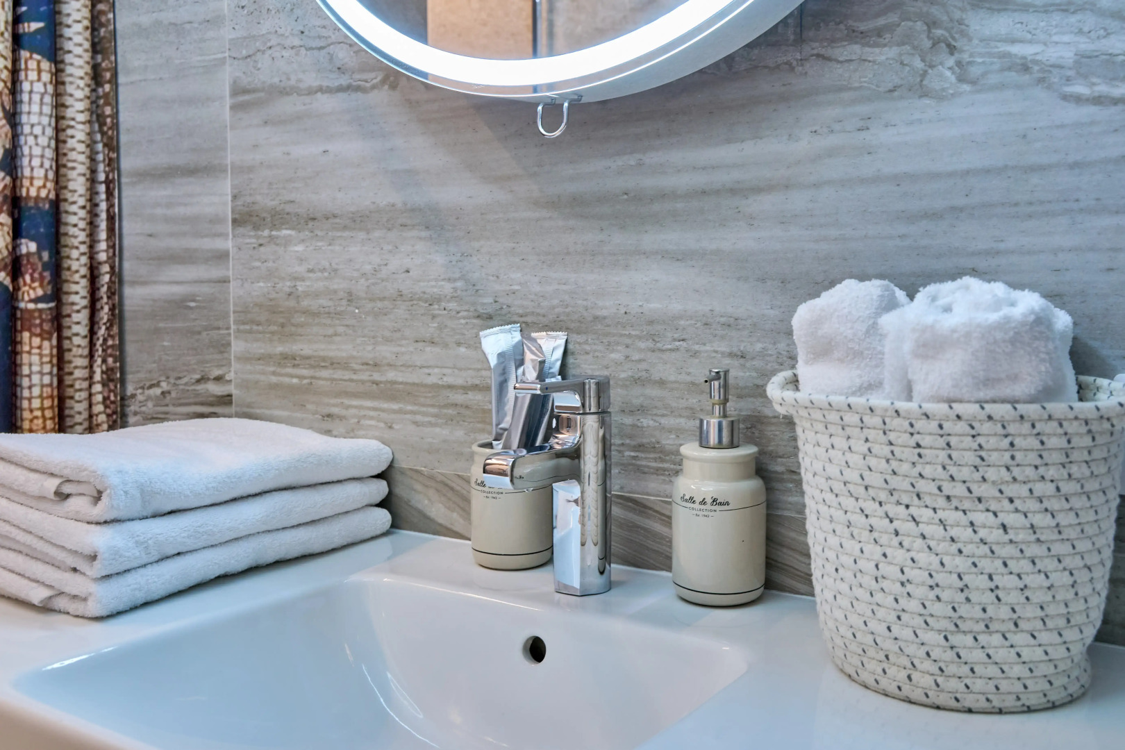 Апартаменты с Шикарным Видом на Море в Центре Сочи